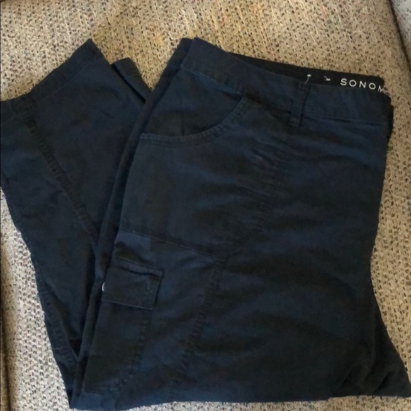 Sonoma Life+Style Mid Rise Capris - Picture 2 of 3